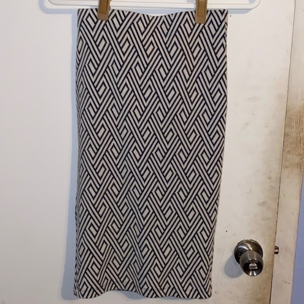 Zara fitted skirt chevron zig-zag print